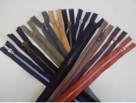 Fermoare plastic, metalice