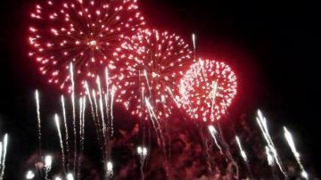 Focuri de artificii cu obiecte pirotehnice din clasele I-IV