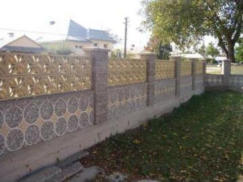 Gard si plasa din beton