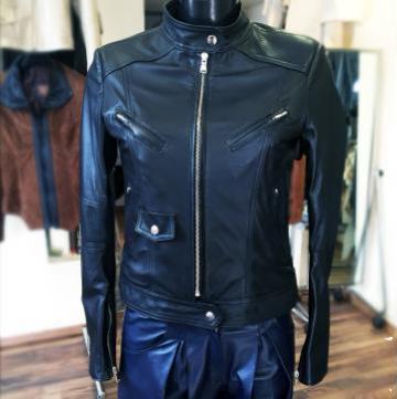 Geaca moto femei din piele neagra