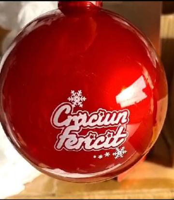 Glob pom mare cu spate rosu / Craciun fericit