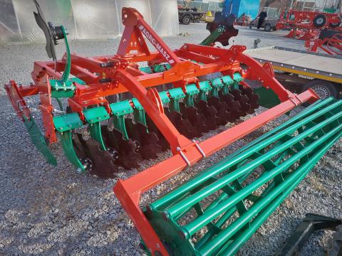 Grapa cu disc Agro-Masz BT30 Terradisc purtat