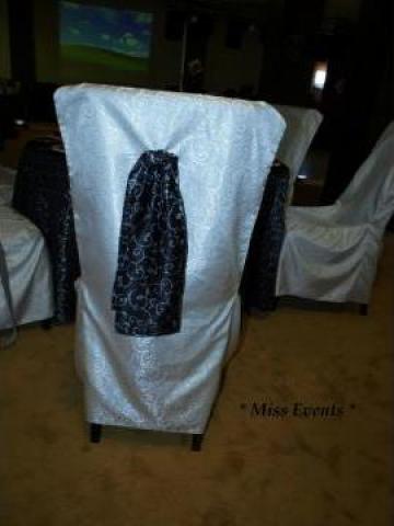 Husa scaun brocard alb + cravata brocard negru