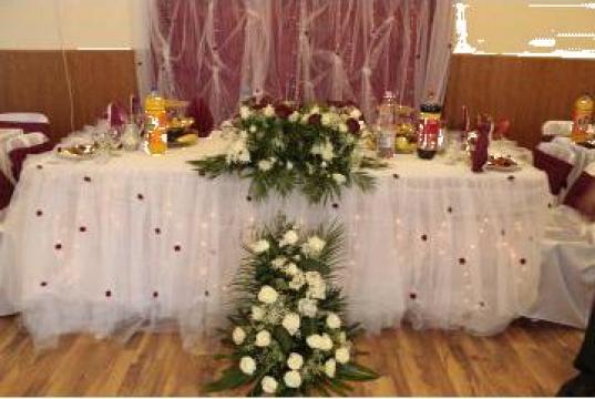 Huse scaune si decoratiuni pentru nunti