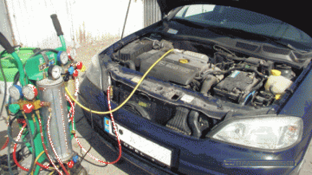 Incarcare freon clima auto. service climatizare auto