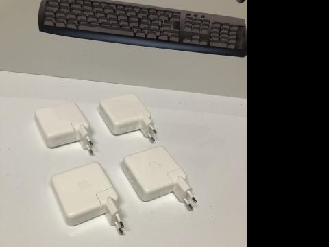 Incarcator / alimentator  original Apple A1947 USB C, 61W