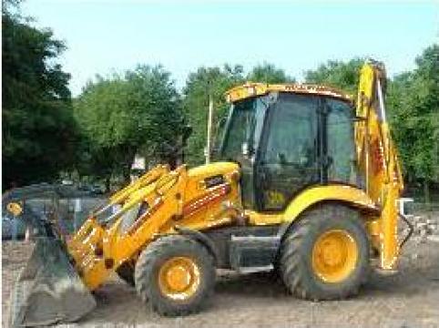 Inchiriere buldoexcavator JCB 3CX