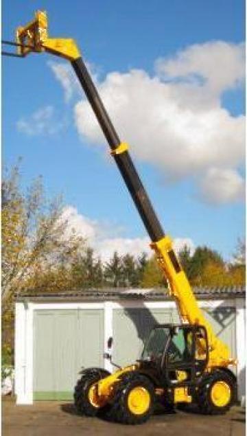 Inchiriere incarcatoare frontale telescopice JCB