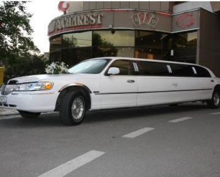 Inchiriere limuzina Lincoln Town Car