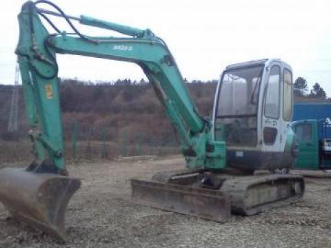 Inchiriere miniexcavator cu senile de cauciuc 4.5 tone