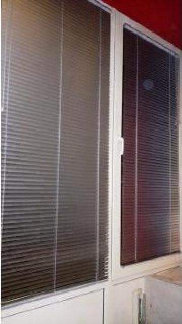 Jaluzele orizontale aluminiu dungat