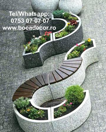 Jardiniere Vaze