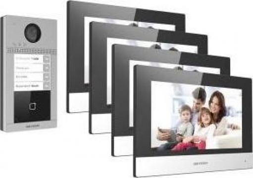Kit videointerfon Hickvision pentru 4 familii