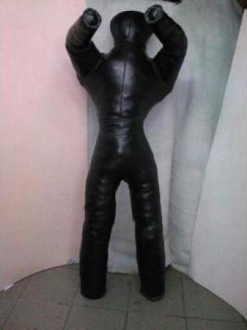 Manechin lupte cu doua picioare