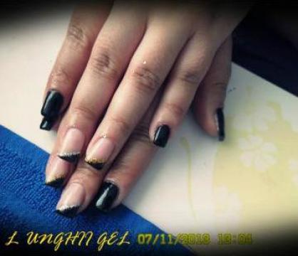 Manichiura unghii cu gel