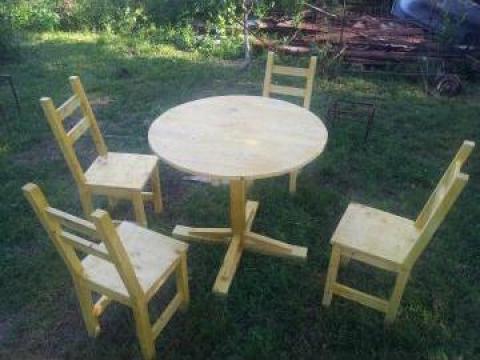 Masa cu patru scaune pentru exterior