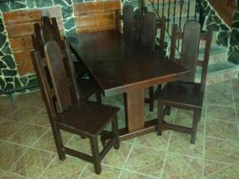 Masa cu sase scaune din lemn de stejar pentru living