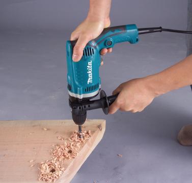 Masina de gaurit cu percutie HP1631 Makita, 710 W