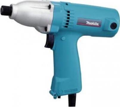 Masina de insurubat cu impact Makita 6951