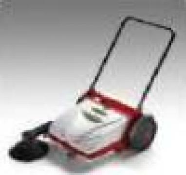 Masina de maturat stradala Manual sweeper P 151