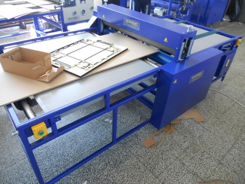 Masina de taiat cutii carton cu stanta RS1200