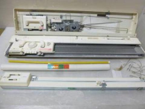 Masina de tricotat Brother cu cartele perforate, 2 fonturi