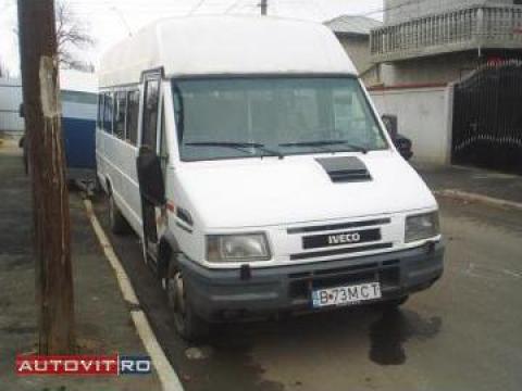 Microbuz Iveco de 19 locuri