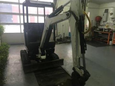 Miniexcavator Bobcat 322