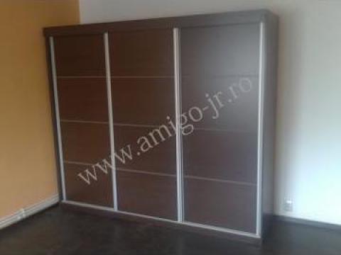 Mobilier pentru baruri, bucatarii, camere de zi, dormitoare