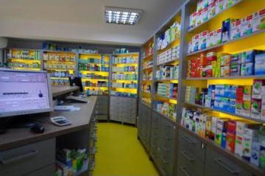 Mobilier personalizat pentru farmacie