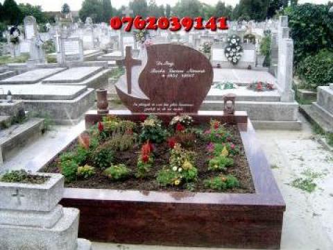 Monumente funerare granit