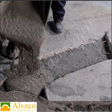 Mortar pe baza de ciment Mapegrout SV Fiber