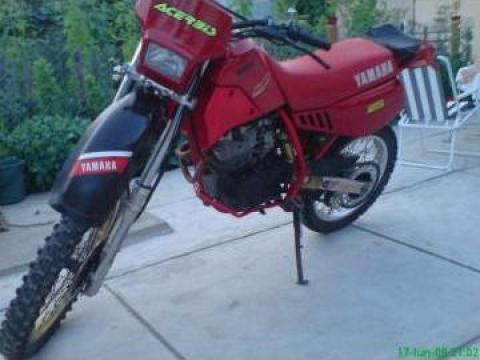 Motocicleta in 4 timpi Yamaha Enduro 350 cmc