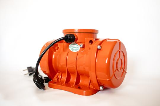 Motor vibrator monofazat MV 100/3 M