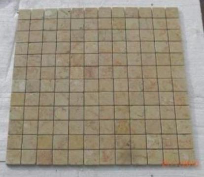 Mozaic marmura Anatolian Beige Tumbled 1x4.8x4.8 cm