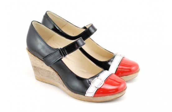 Pantofi dama eleganti - casual lacuiti din piele naturala