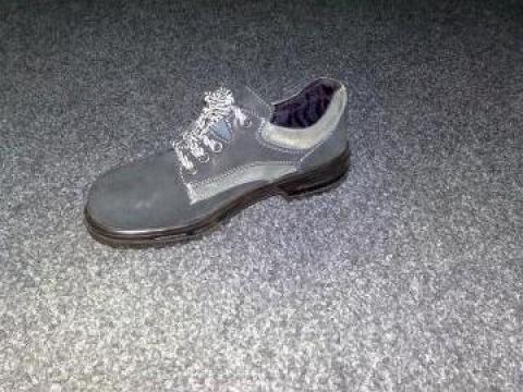 Pantofi de protectie cu bombeu metalic