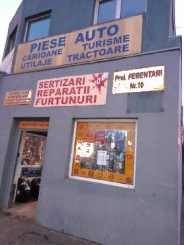 Piese auto si accesorii