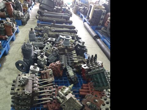 Piese camioane si utilaje de constructii romanesti si import