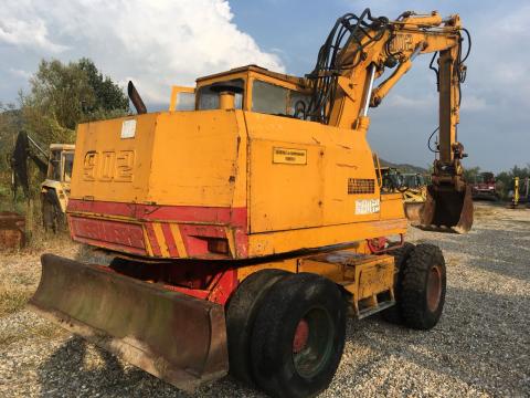 Piese excavator Liebherr 902