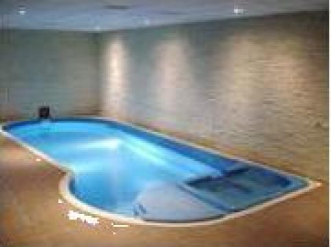 Piscina interioara cu spa incorporat din fibra Pacific-Iasi