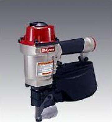 Pistol pneumatic pentru cuie in rola Max CN 55