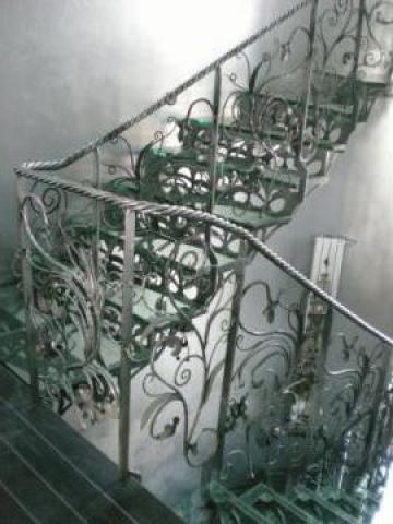 Porti, garduri, balustrade, elemente din fier forjat