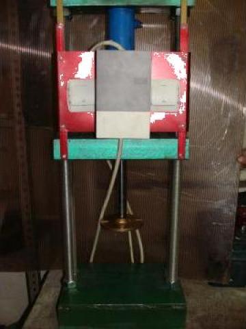 Presa hidraulica de laborator PME 5000