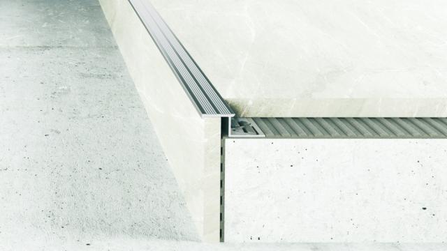 Profil de treapta Szrebro A58 250 cm