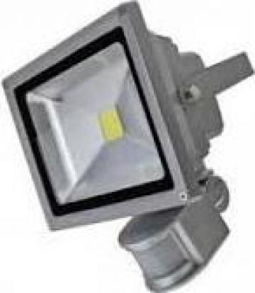 Proiector led 10w cu senzor crepuscular