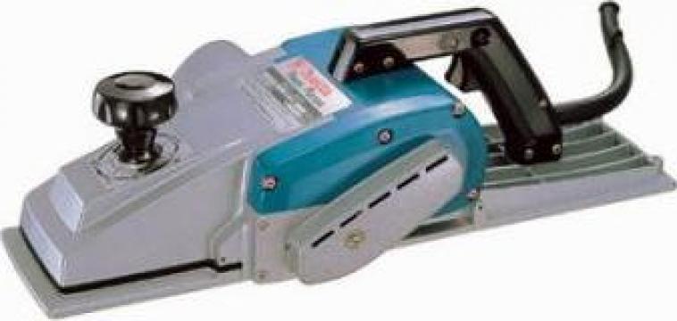 Rindea electrica Makita 1806B