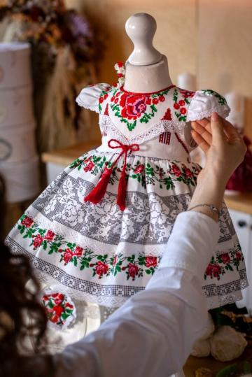 Rochita Ivanna - imprimeu inspiratie traditionala