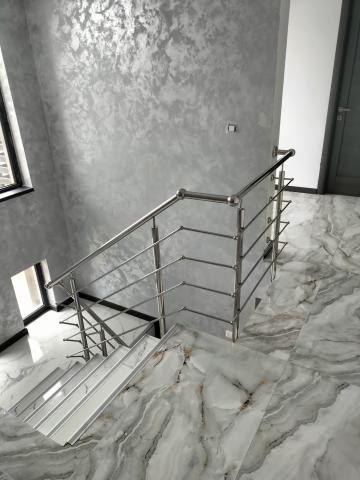 Scara de inox