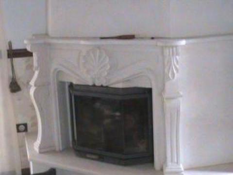 Semineu clasic sculptat